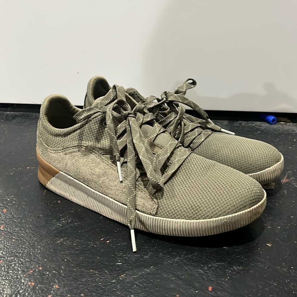 Sorel Out N About Plus Womens 9 Low Casual Shoes Sneakers Waterproof Suede